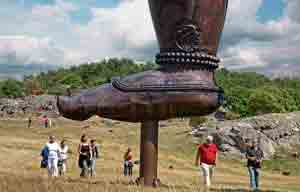 Three Legged Buddha by Zhang Huan Pilane 2008